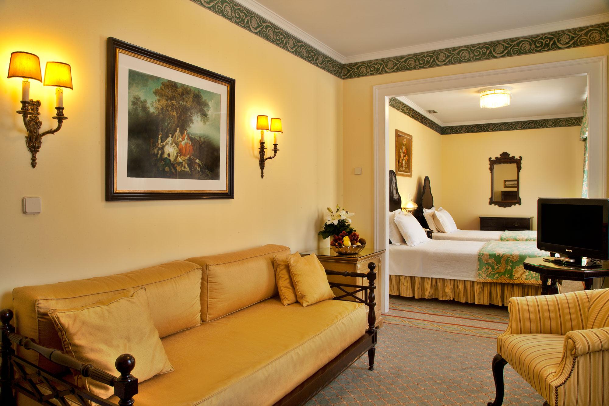 Hotel Avenida Palace Lisbon Bagian luar foto A suite at the hotel