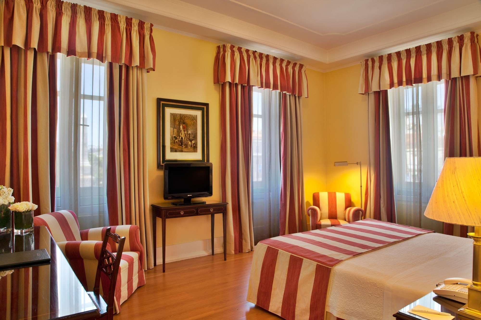 Hotel Avenida Palace Lisbon Bagian luar foto A room at the hotel