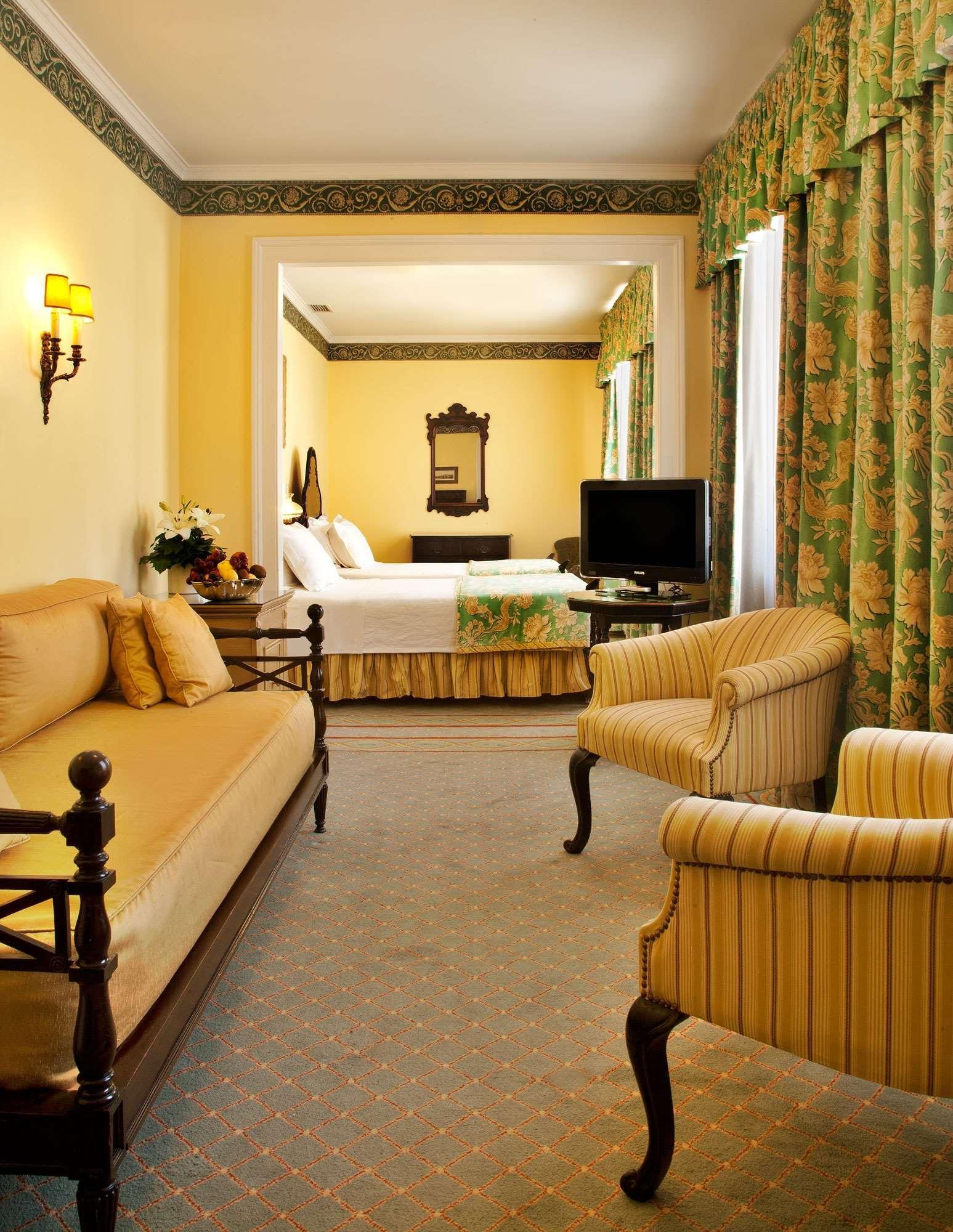 Hotel Avenida Palace Lisbon Bagian luar foto A room at the Hotel