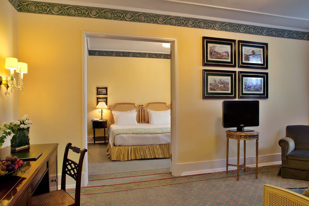 Hotel Avenida Palace Lisbon Bagian luar foto A suite at the Omni Shoreham